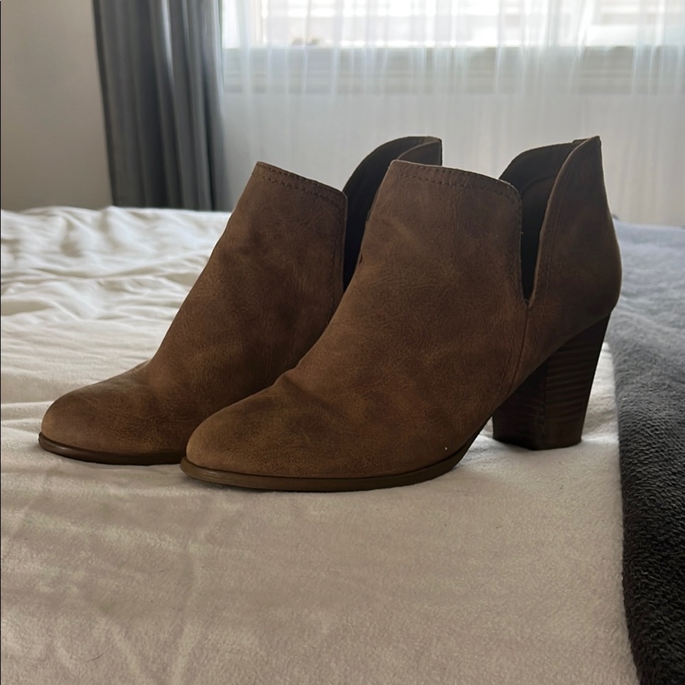 Fergalicious Tan Ankle Boots with V-Cut Design